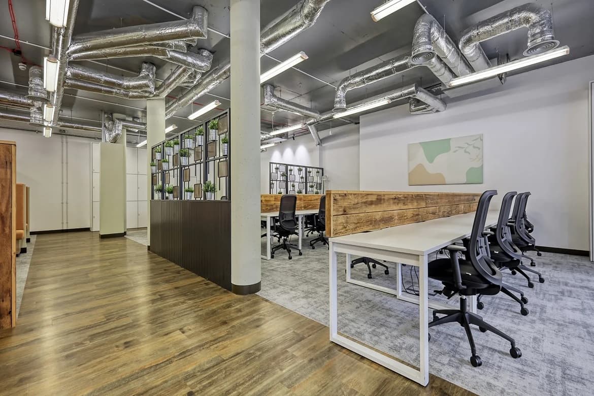 Self-contained commercial / office unit for sale in London, N1 1