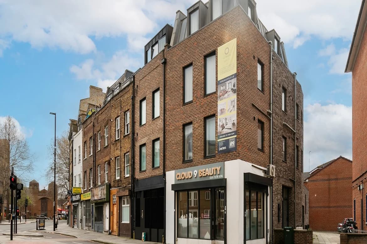 Freehold Retail Investment Property For Sale in Tanner St, London, SE1 5