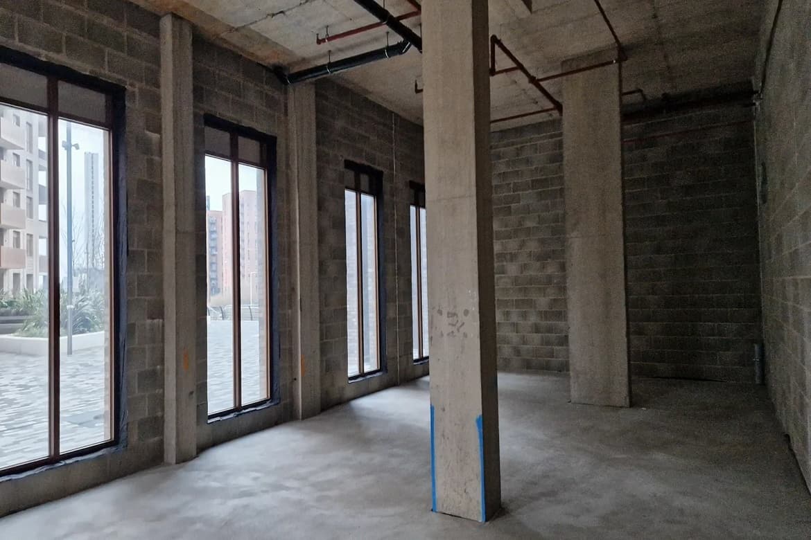 Ground Floor Retail Unit For Sale or To Let in Barking, London 2