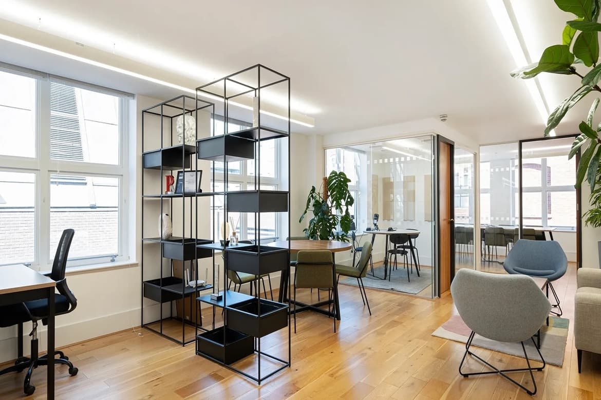 Freehold Multi-Let Office Investment For Sale in Farringdon, London 2