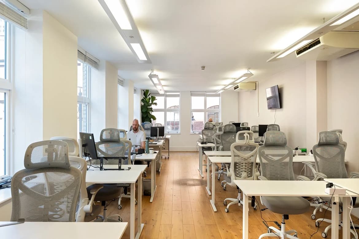 Freehold Multi-Let Office Investment For Sale in Farringdon, London 4