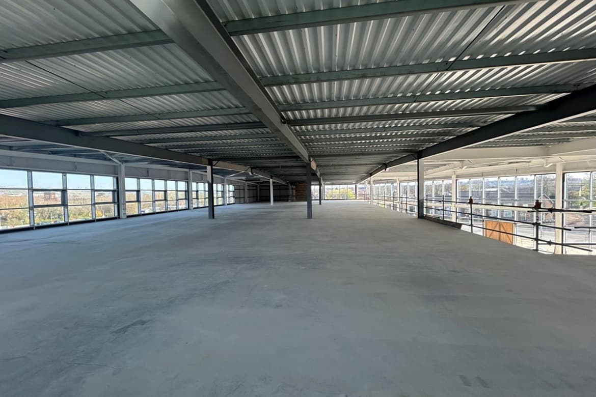 Showroom For Sale or To Let in Blackburn, Lancashire, BB1 4