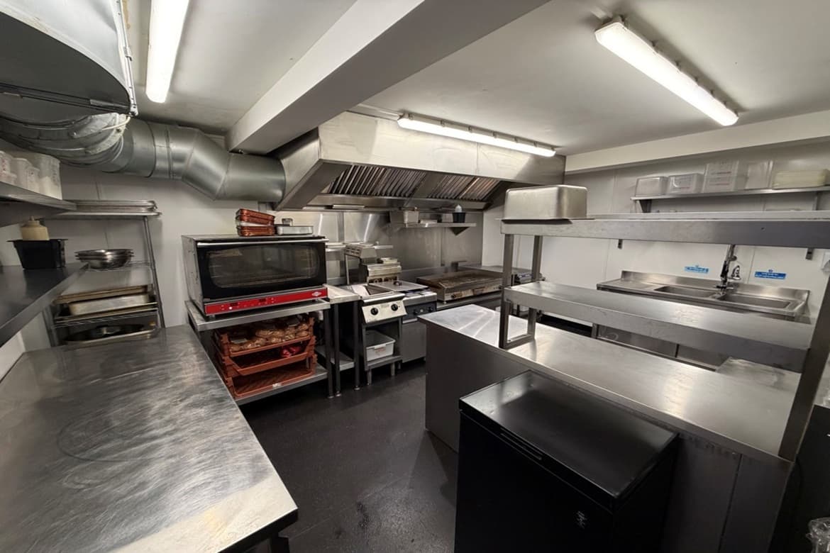Retail Property Fully Renovated For Sale in Clitheroe, Lancashire 3