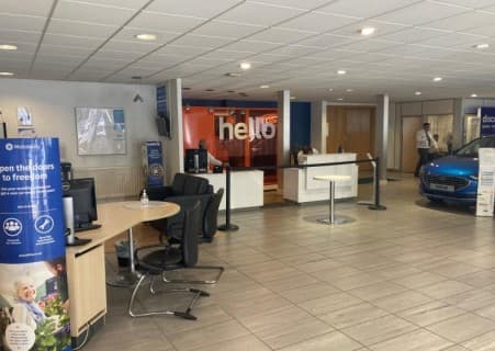 Vehicle dealership for sale or to let in Southampton 2