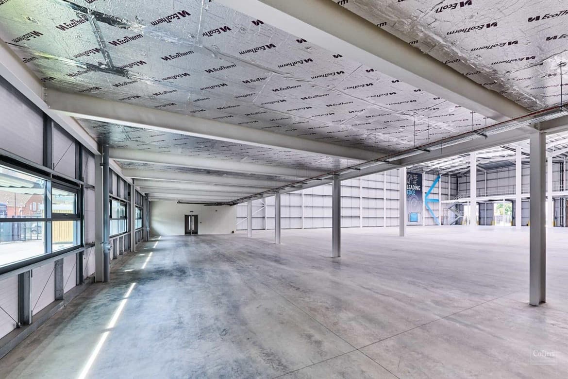 Logistrics warehouse unit for sale in Enfield 3