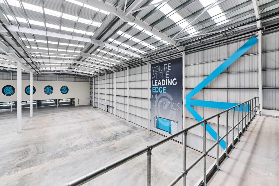 Logistrics warehouse unit for sale in Enfield 4