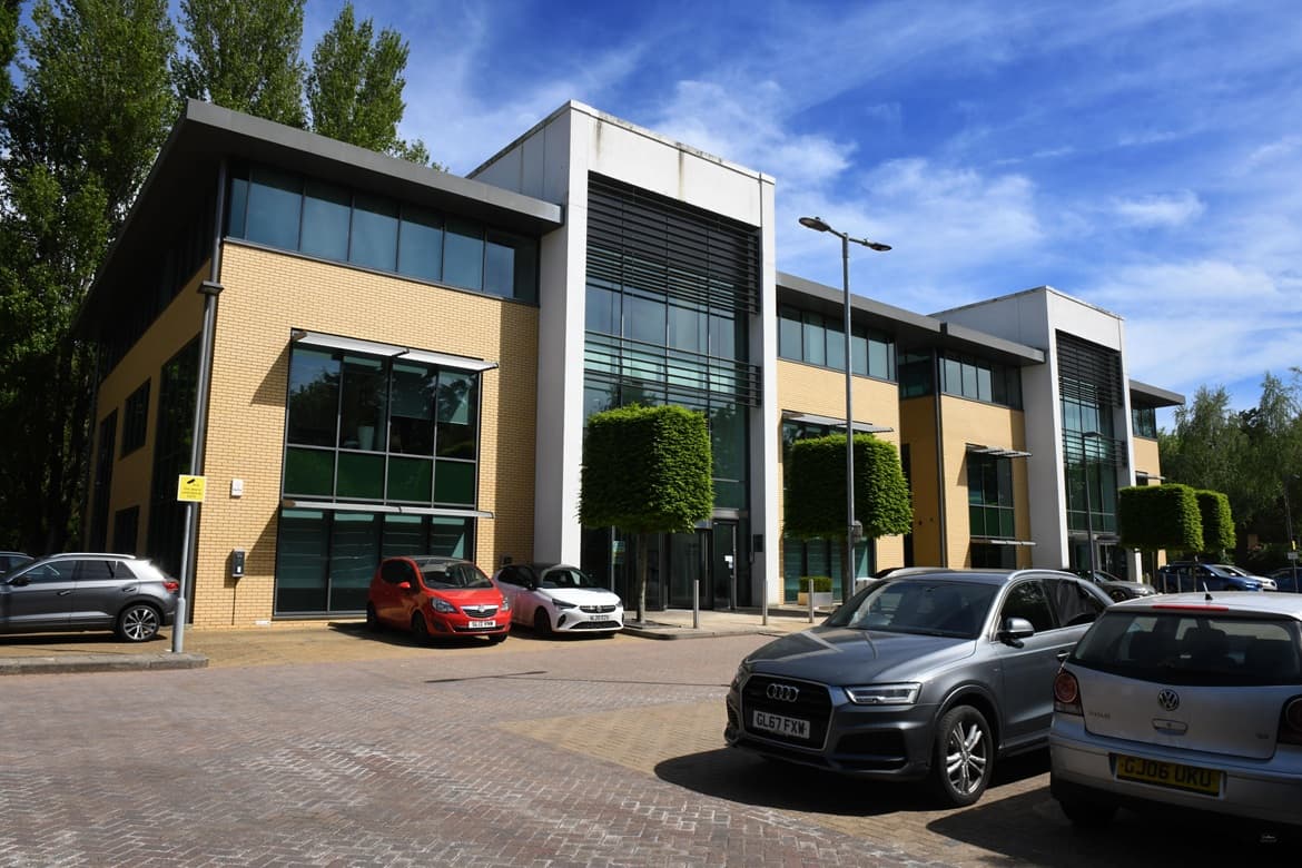 Prominent Self-Contained Office Building For Sale in Chalfont St Peter 1