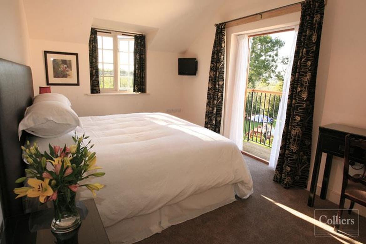 Country Pub for Sale in Ledbury, HR8 2