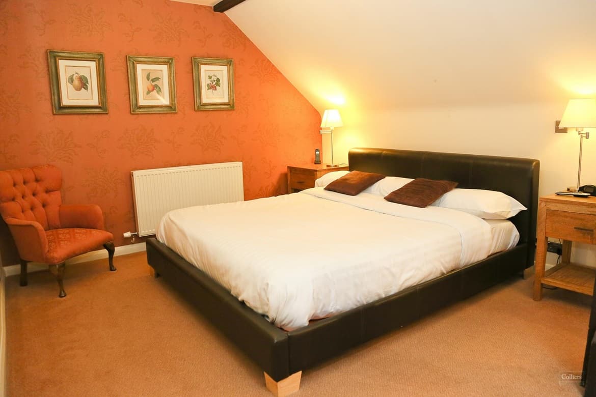 Well Established Hotel For Sale in Grimsby, North Lincolnshire, DN34 3