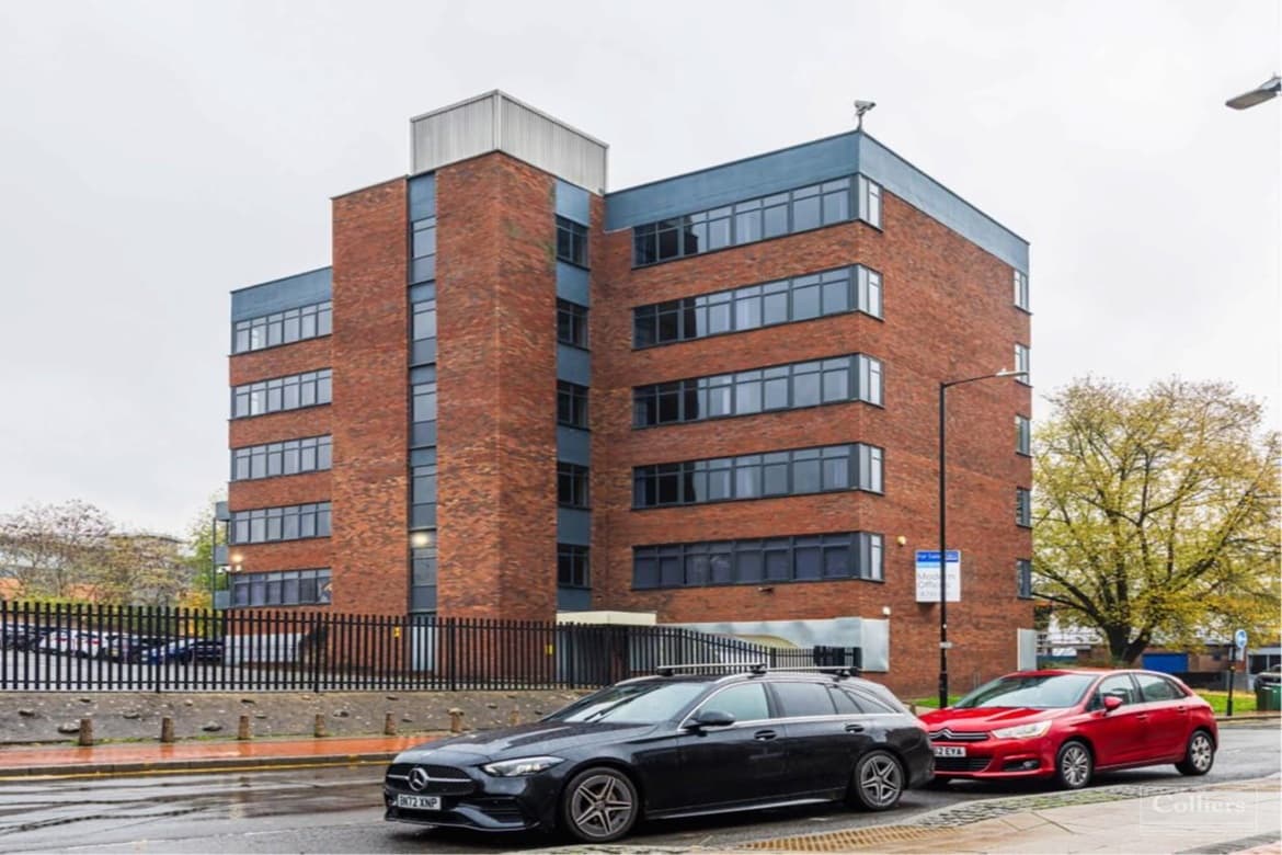 Open Plan Office Space For Sale in Nuneaton, Warwickshire 4