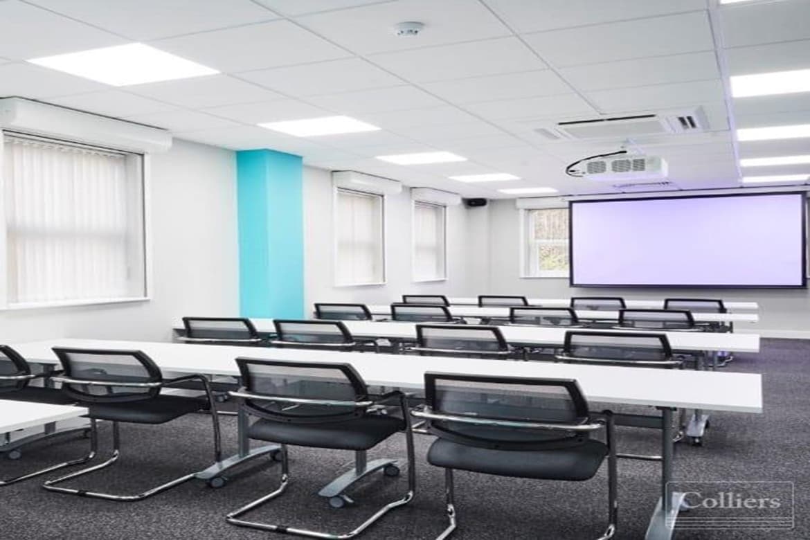 Flexible Open Plan Office Space For Sale in Tamworth, Staffordshire 3