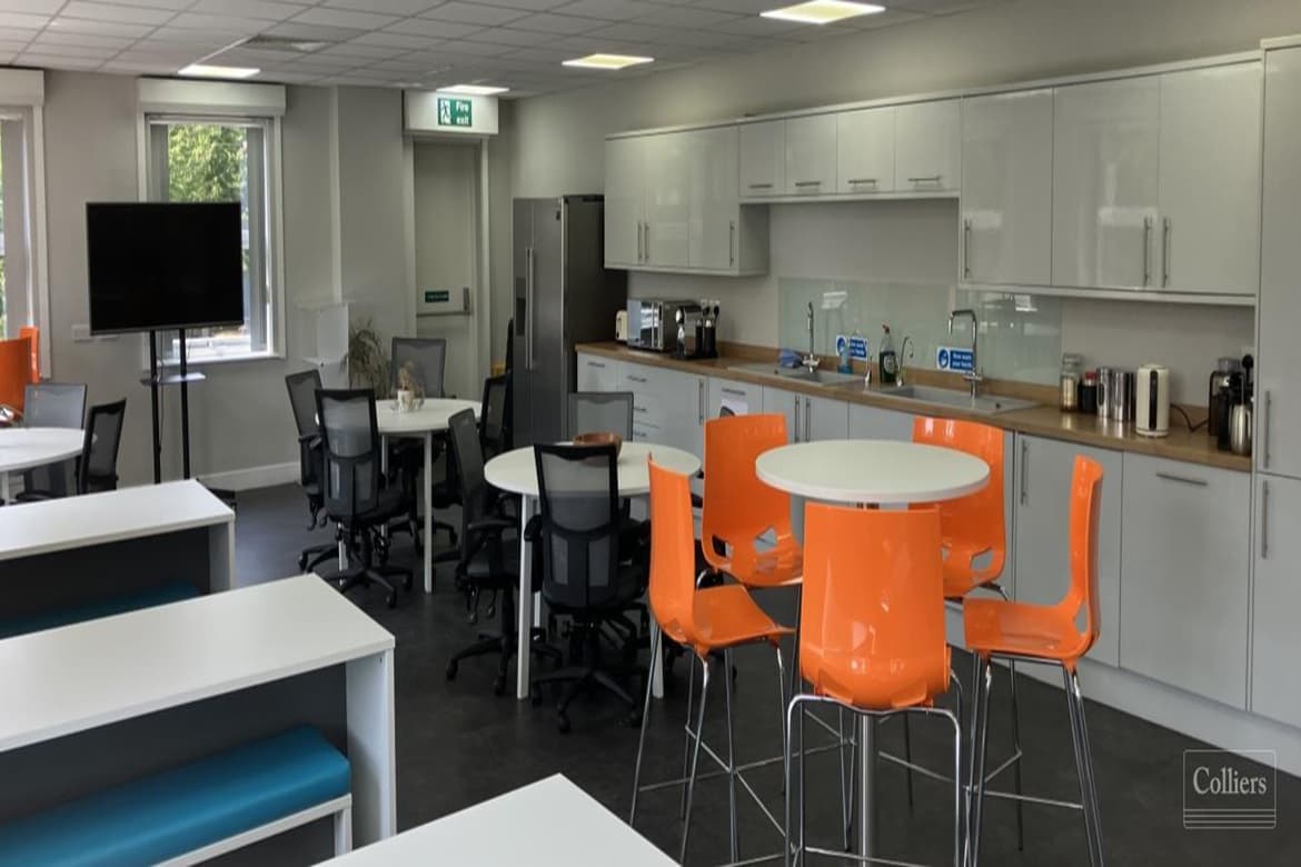 Flexible Open Plan Office Space For Sale in Tamworth, Staffordshire 4