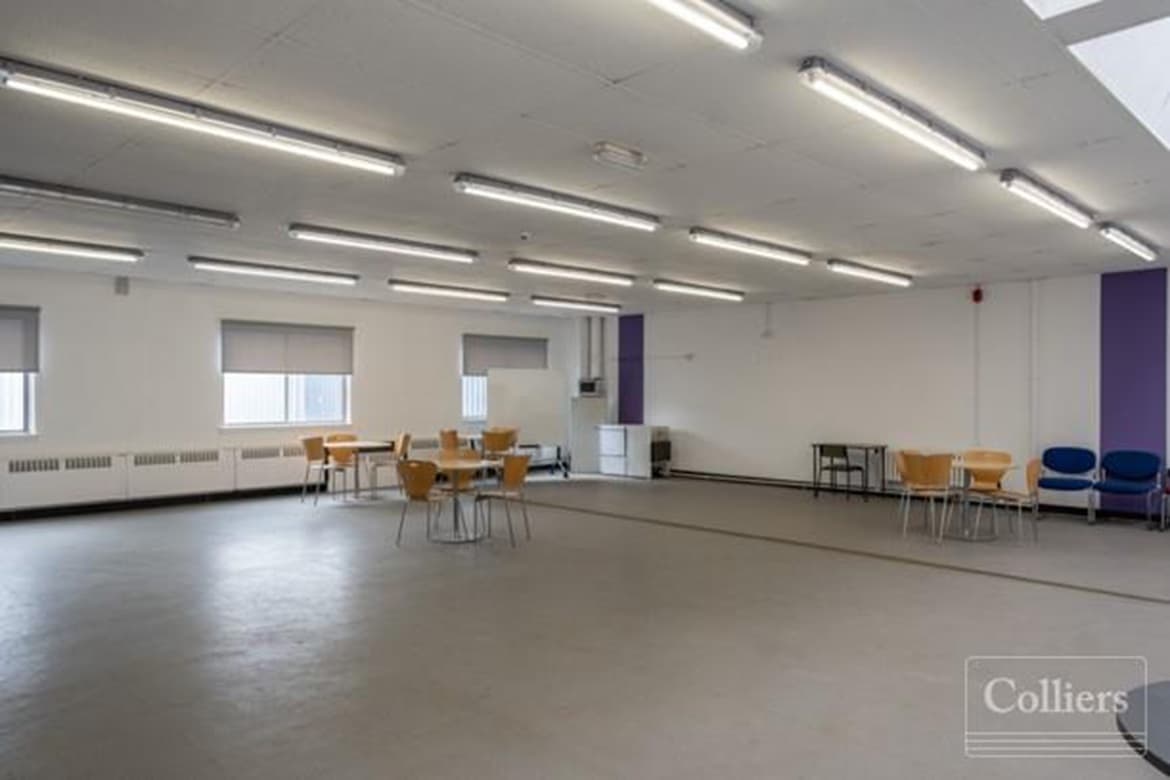 Freehold Detached Industrial & Office For Sale in Glasgow, G22 5