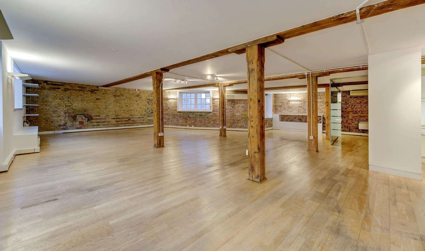 Character Office For Sale in London Bridge, London 4