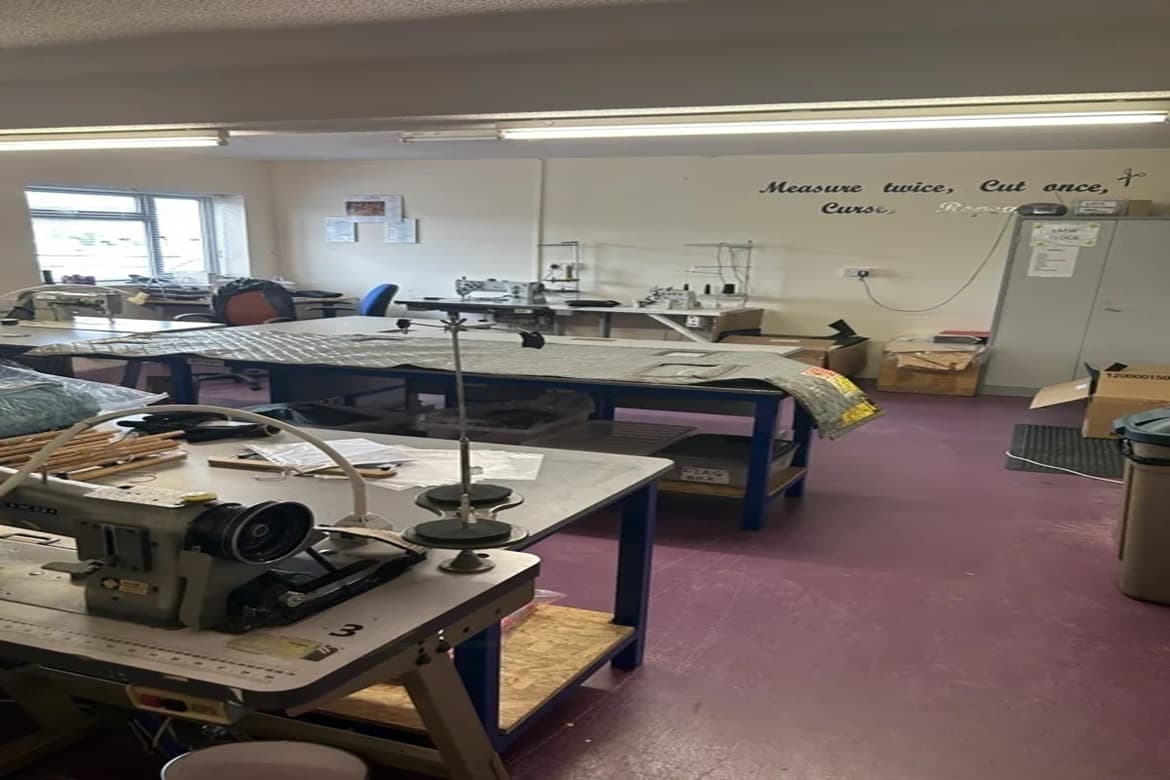 Office and workshop for sale in Somerton 3