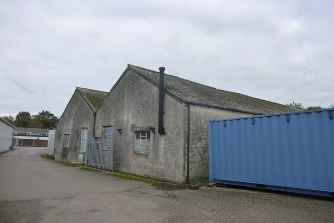 Industrial building for sale in Bridport 5