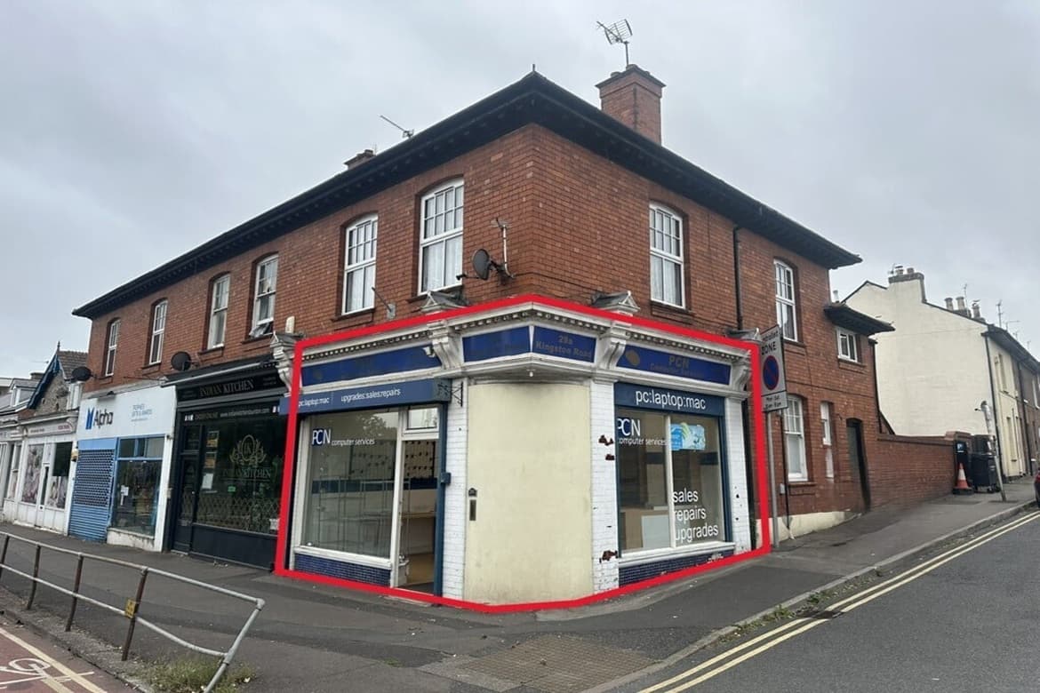 Retail premises for sale in Taunton 1