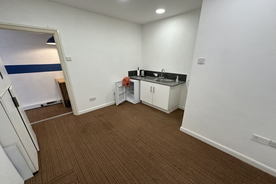 Retail premises for sale in Taunton 3