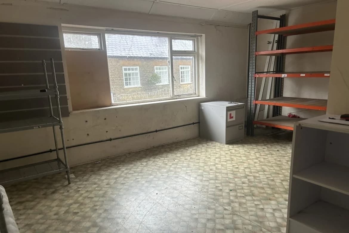 Mixed Use Commercial Property For Sale in Yeovil, Somerset BA20 5