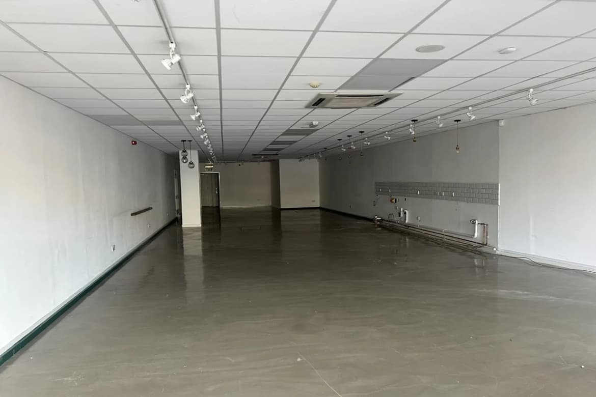Modern Retail Unit For Sale or To Let in Yeovil, BA20 3