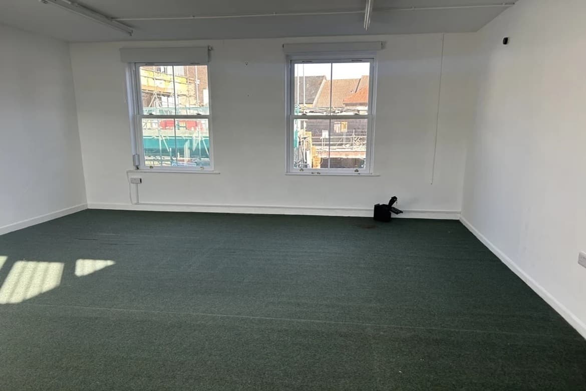Modern Retail Unit For Sale or To Let in Yeovil, BA20 5