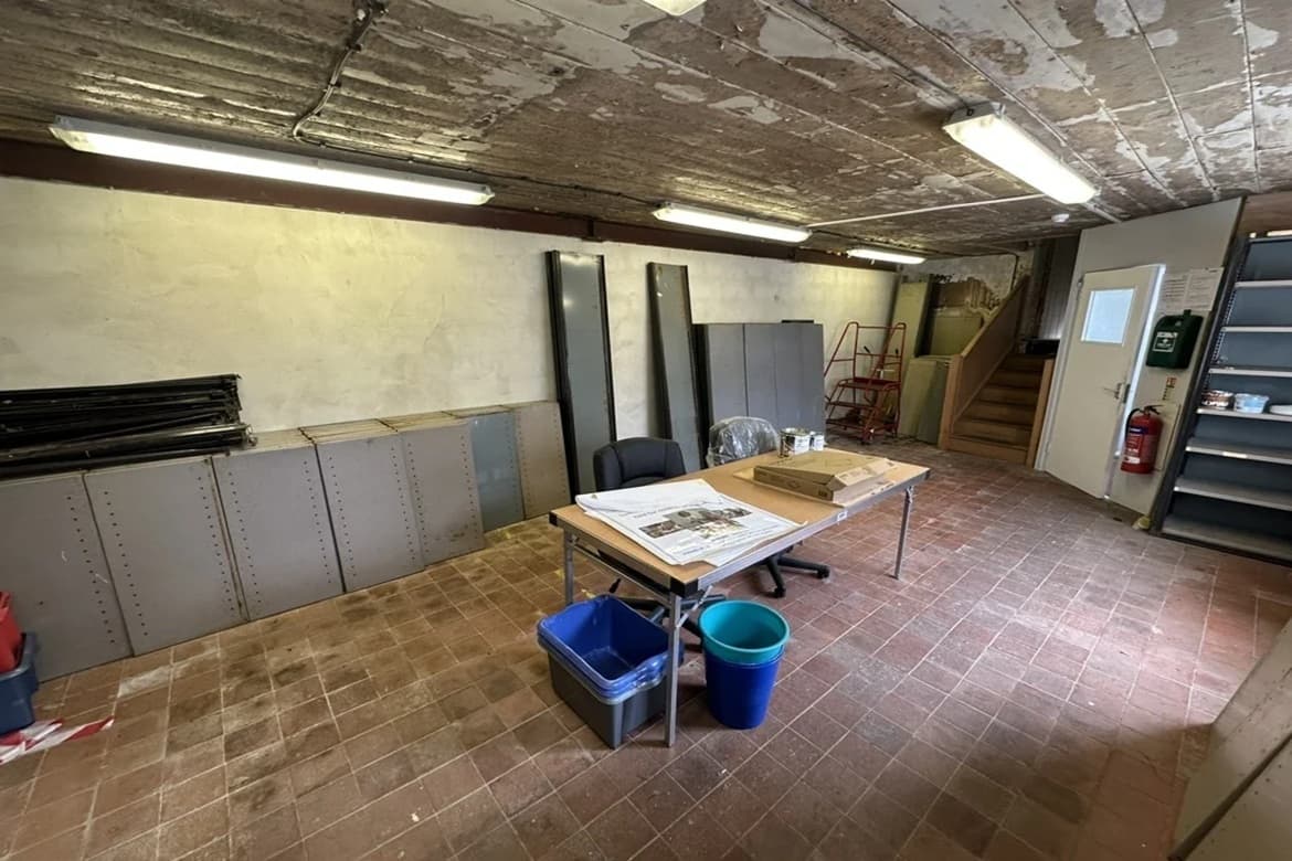 Commercial Premises For Sale in Crewkerne, Somerset, TA18 5