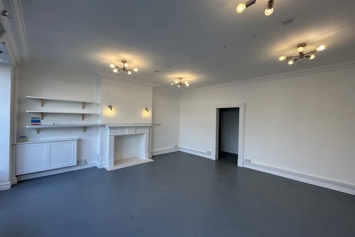 Retail Premises For Sale in South Petherton, Somerset, TA13 3