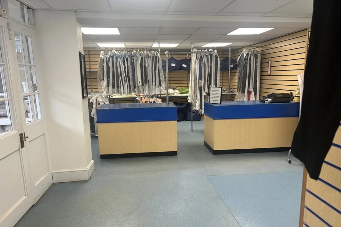 Laundry Shop For Sale or To Let in Somerton, Somerset, TA11 4