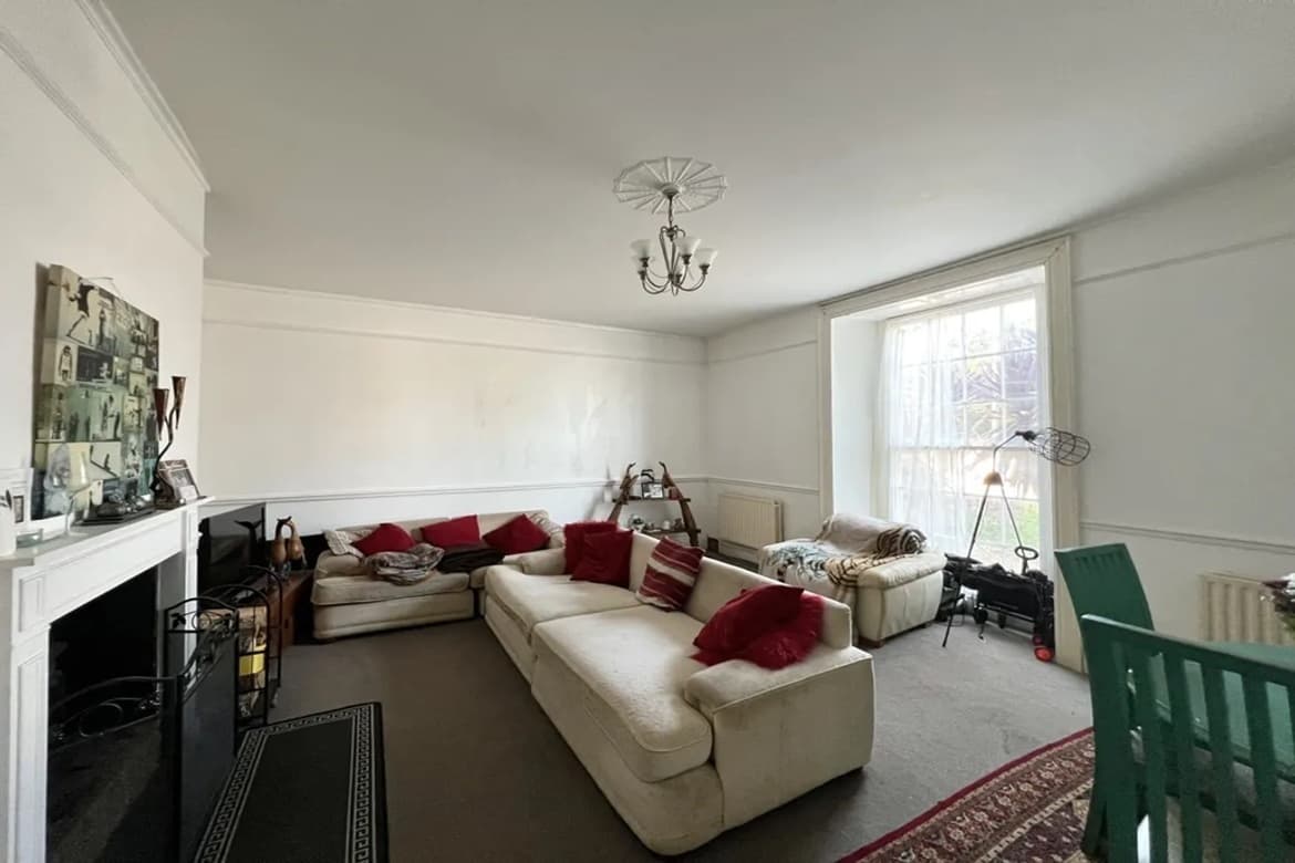 Takeaway Premises with Flat For Sale in Minehead, Somerset 4