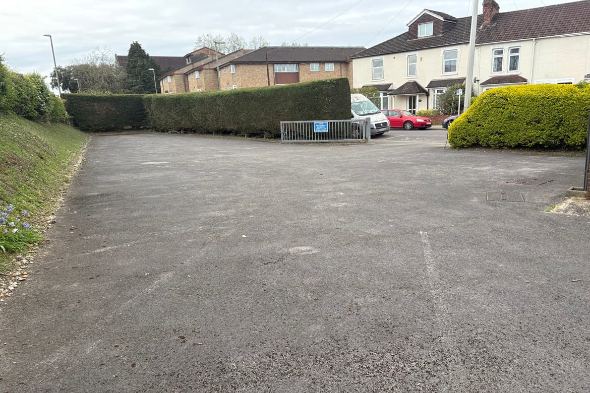 Open Plan Commercial Property For Sale in Eastleigh, Hampshire 3