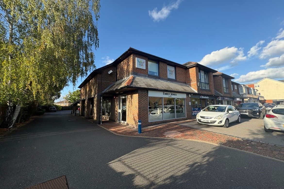 Office With Parking For Sale or To Let in Chandler's Ford 1
