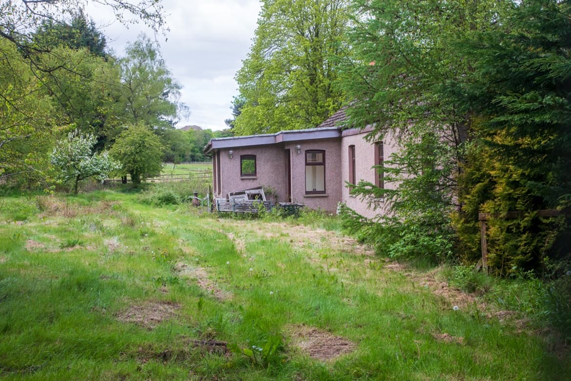 Charming Rural Property with Land For Sale in Broxburn, West Lothian 5