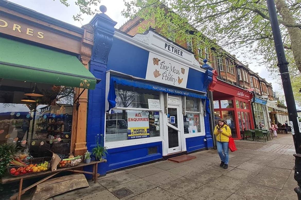 Retail property for sale or to let in Kew