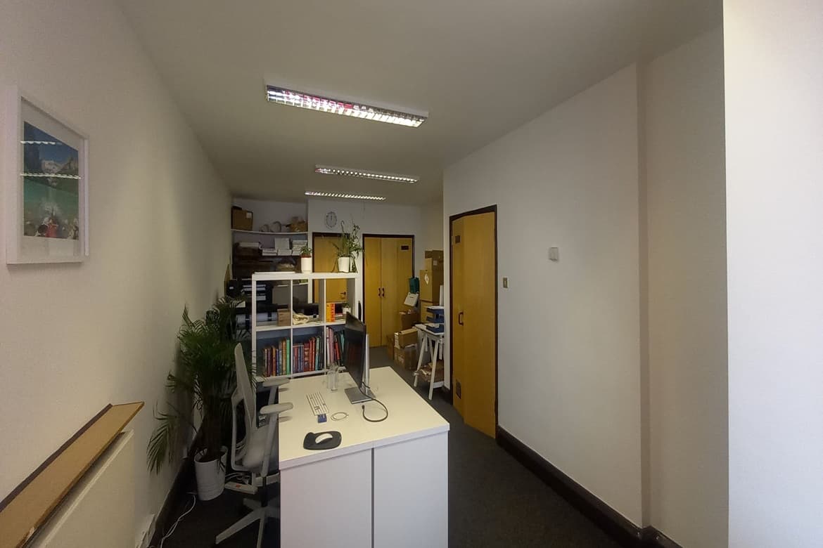 Two Storey Commercial Unit For Sale in Putney, London 2