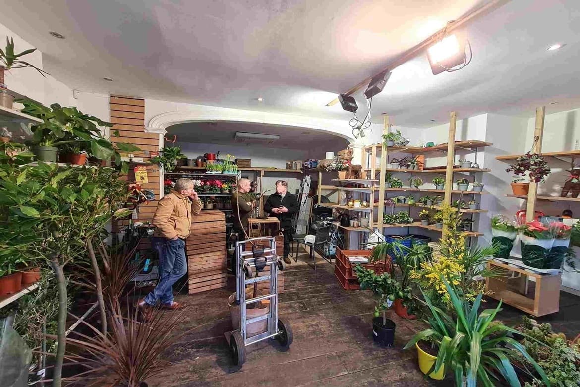 Commercial Unit With Vacant Possession For Sale or To Let in Putney 2