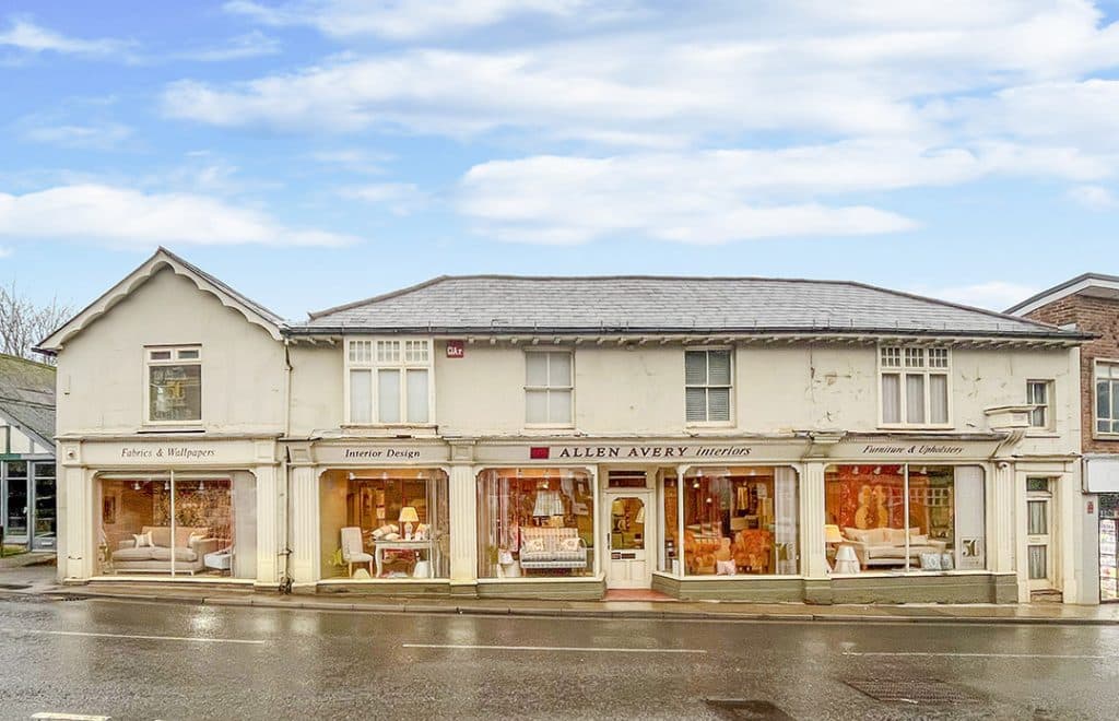 Showroom with Development Potential For Sale in Haslemere, Surrey