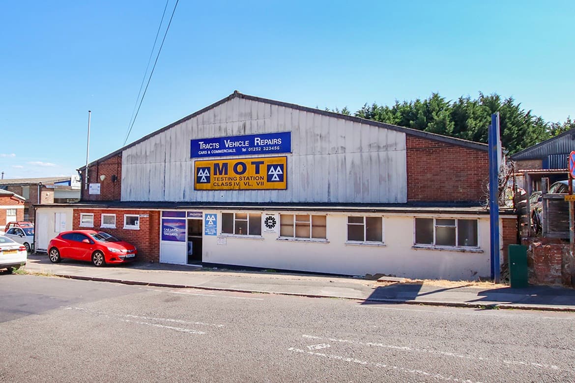 Detached Light Industrial/Warehouse Unit For Sale in Aldershot, Hants 5
