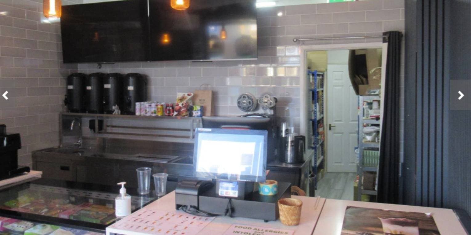 Prominent Shop Unit for Sale in Wimbledon, London 3