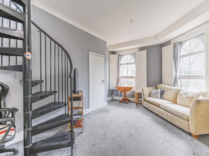 Retail Unit and Two Flats For Sale in Wimbledon 4