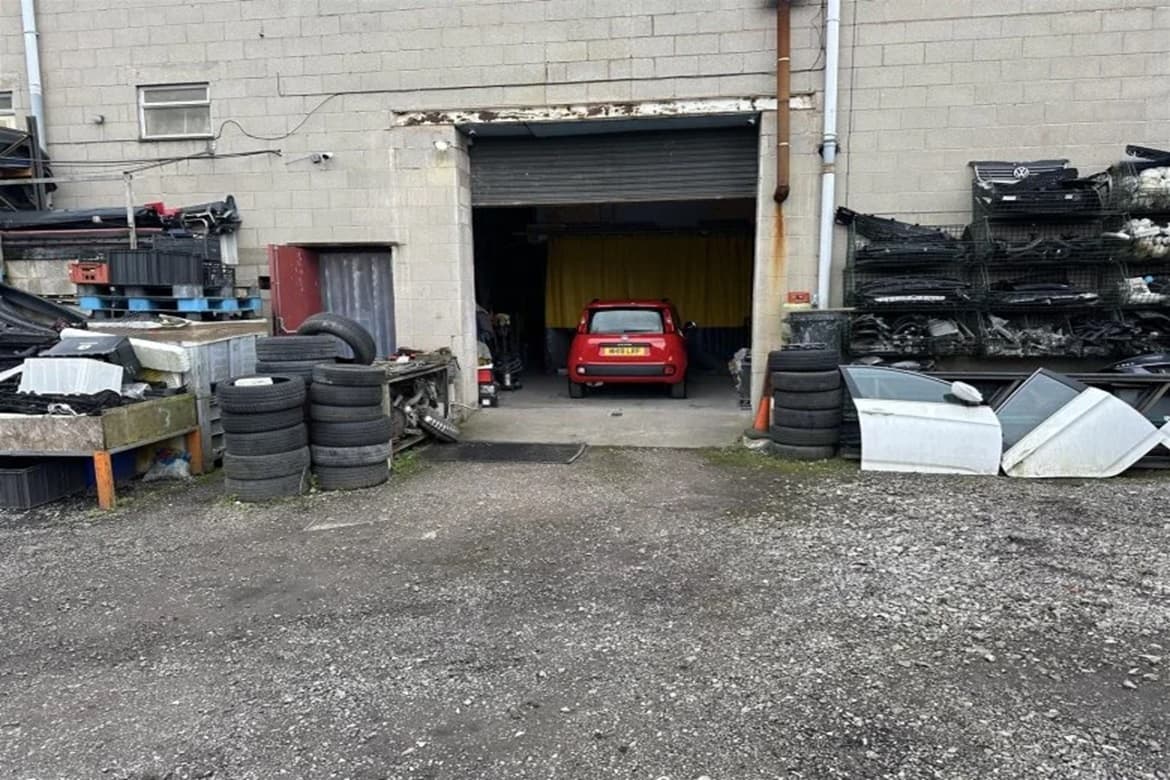 Two workshops for sale in Shirebrook 2
