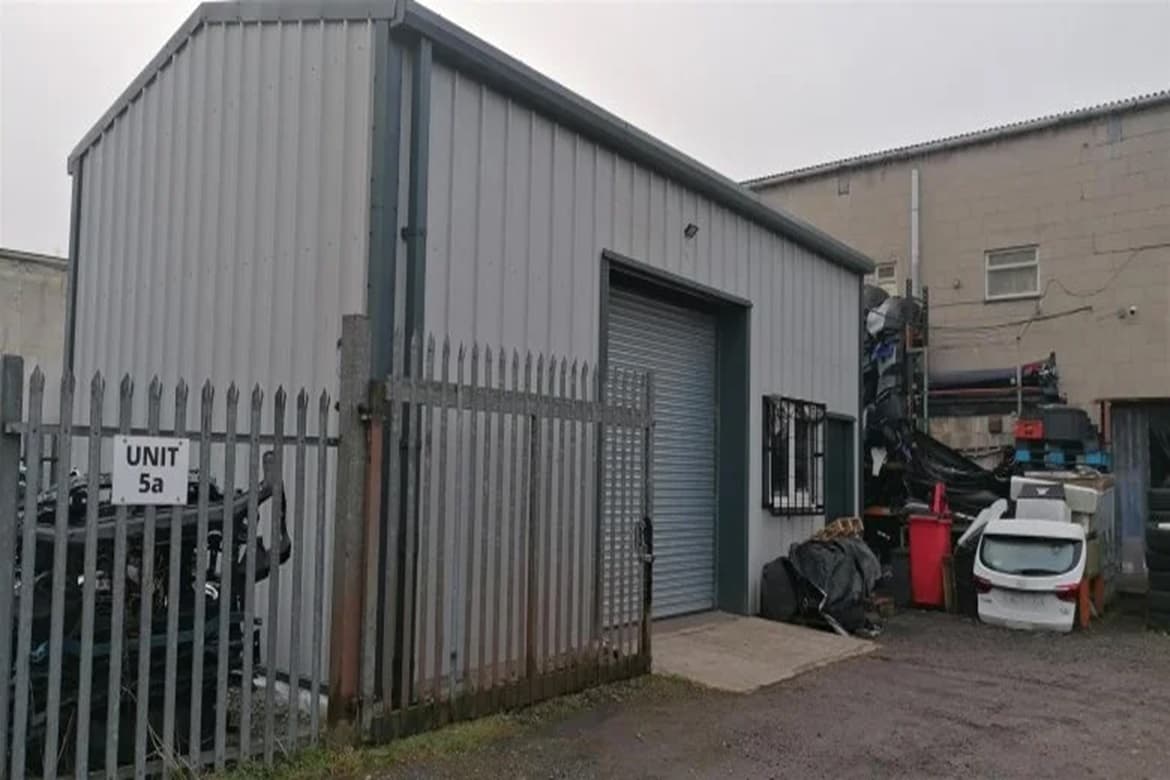 Two workshops for sale in Shirebrook 4