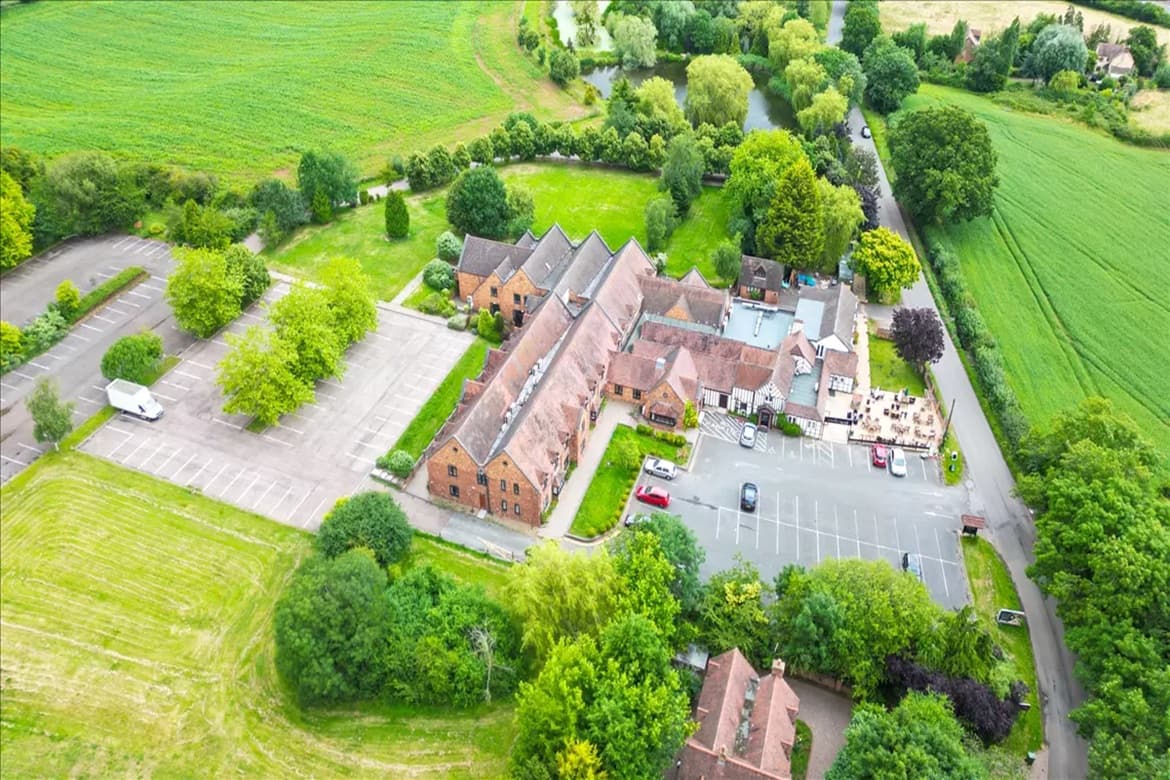 Freehold Hotel with Development Potential For Sale in Worcester, Worcs