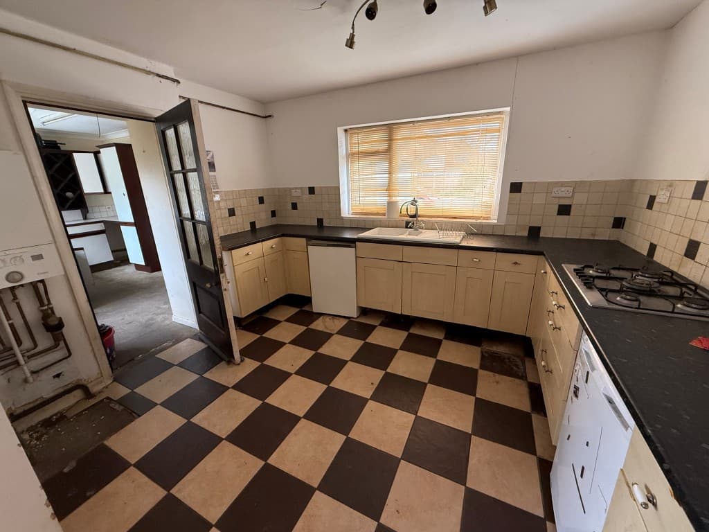 The Shires, Mucking Hall Road, Barling Magna, Southend-on-Sea SS3 0NH: Four-bedroom Detached House For Repair And Modernisation 3