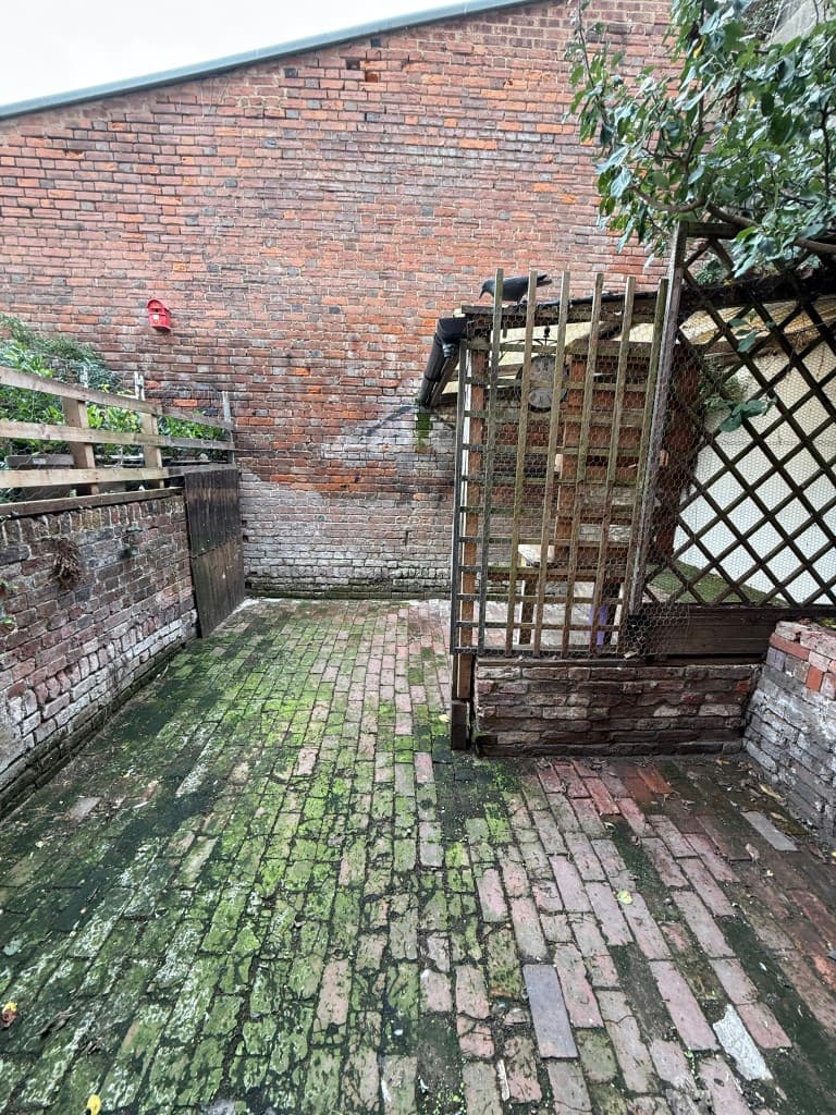187 Queens Road, Hastings TN34 1RG: Mixed Residential And Commercial Building With Potential 4