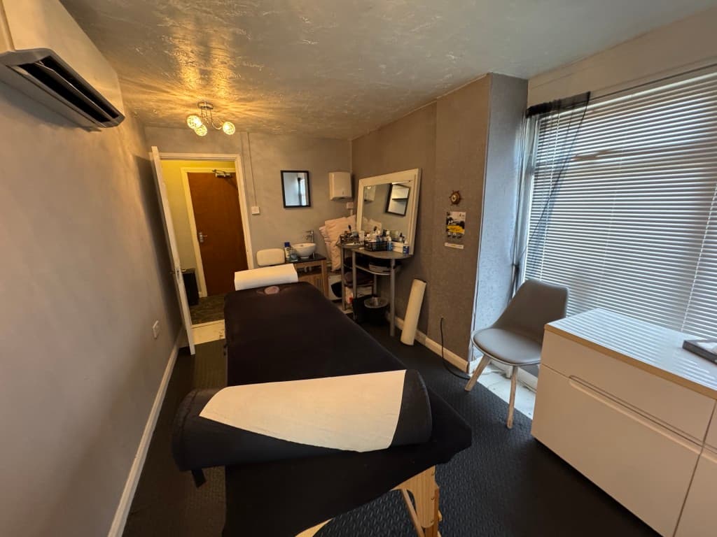 1 Burton Street, Brixham TQ5 9HT: Mixed Use Investment Close To The Town Centre 4