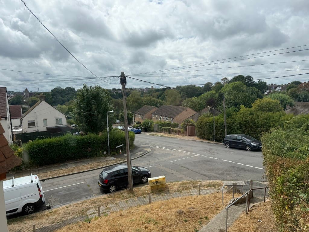 27 Cunningham Road, Tunbridge Wells TN4 9EN: Flat In Need Of Improvement 3
