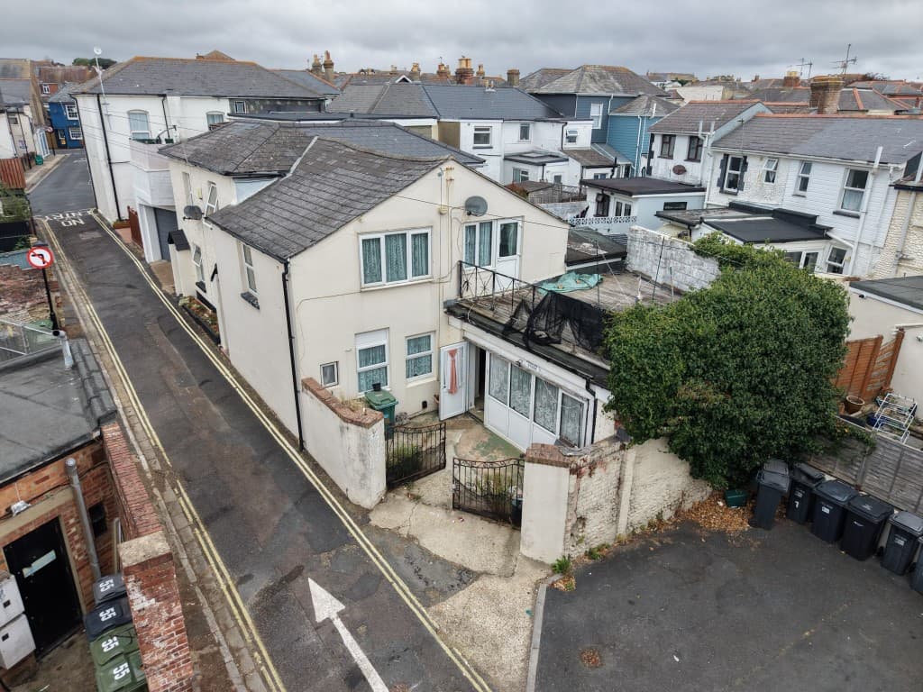 Douglas Studios, Town Lane, Sandown PO36 8EY: Three-bedroom House For Improvement
