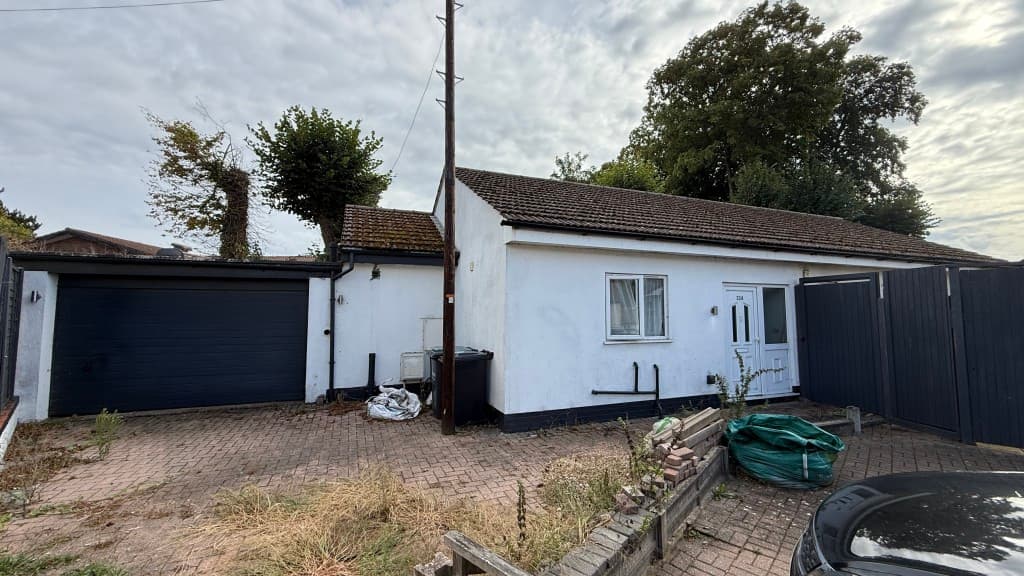 33A Alanbrooke, Gravesend DA12 1NA: Detached Three-bedroom Bungalow With Garage