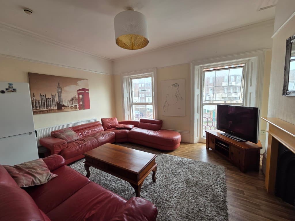 10 Cornfield Terrace, Eastbourne BN21 4NN: Lawful Established 8-bedroom HMO Producing Just Under 70,000 Per Annum 3