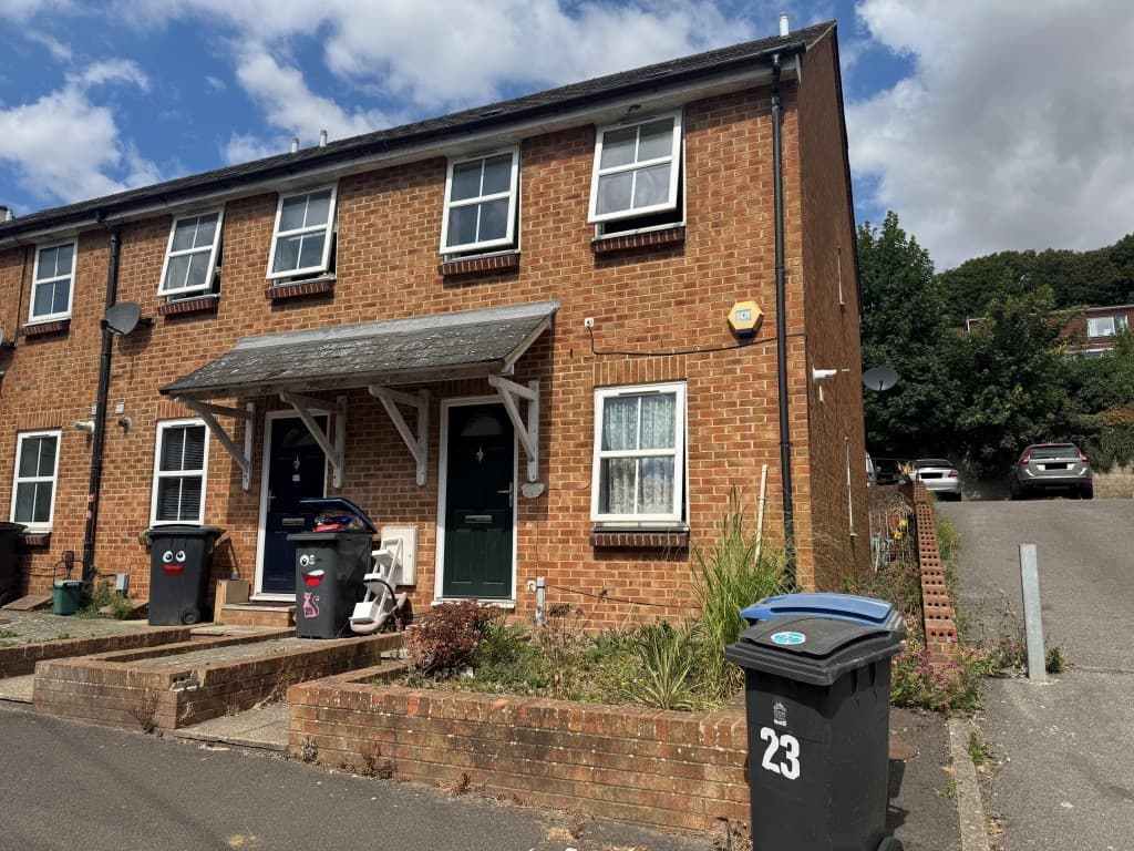 23 Primrose Road, Dover CT17 0JA: Freehold Two-bedroom End-terrace House With Parking